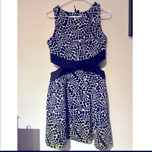 Labworks size Medium scuba dress - Picture 1 of 1